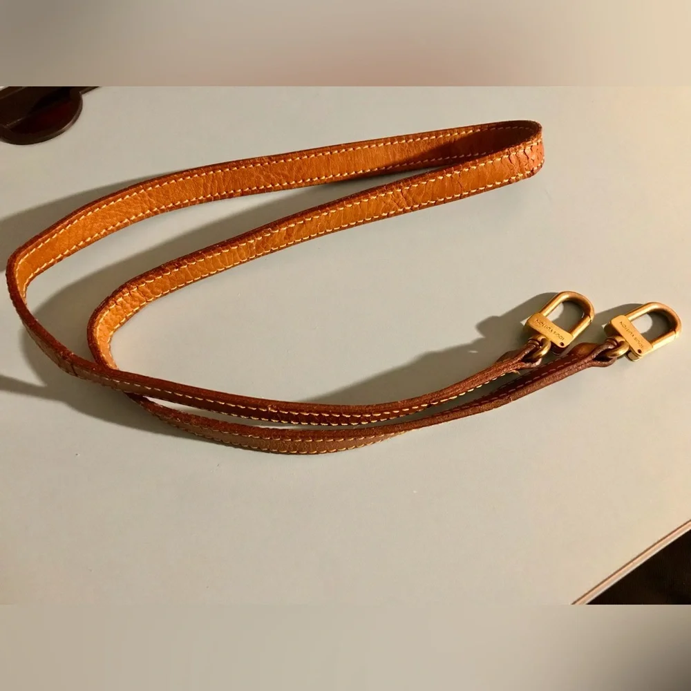 Louis Vuitton Pochette Shoulder Strap - Picture 2 of 15